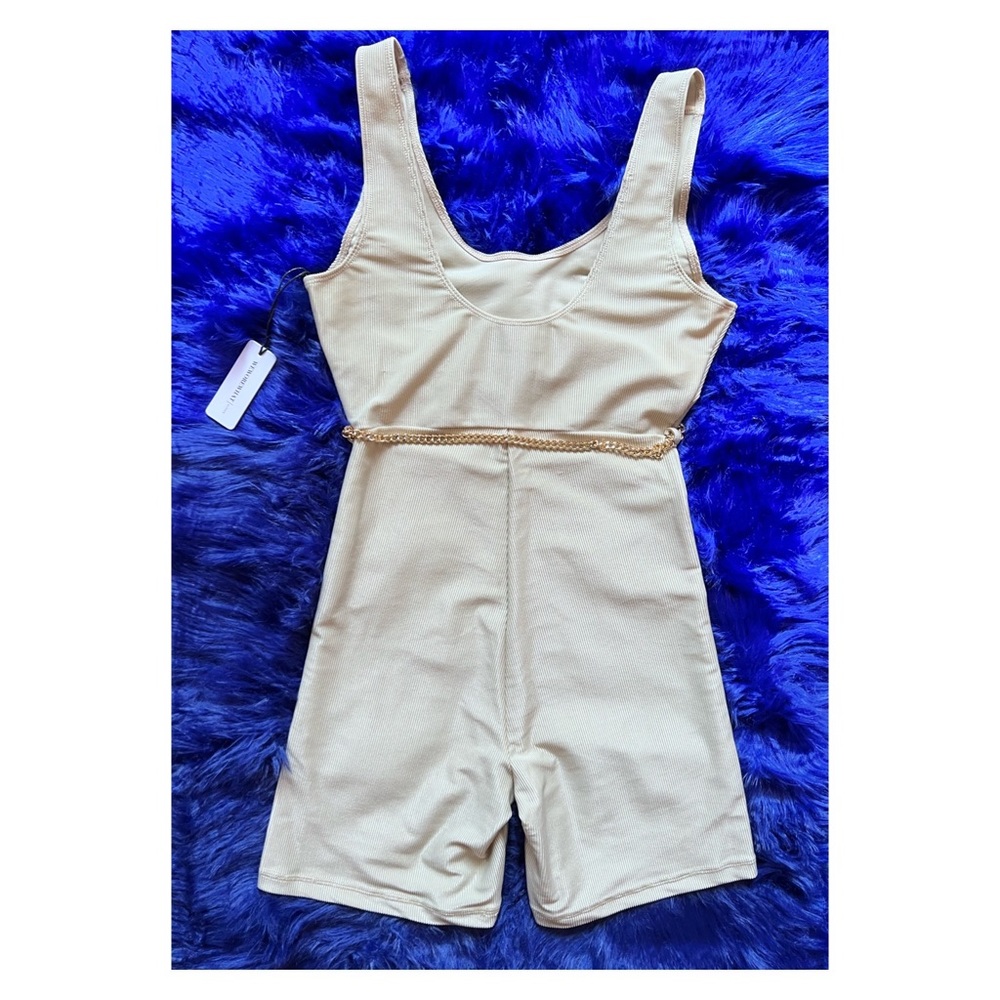New! WeWoreWhat Scoop Rib Chain Bodysuit in Khaki - Picture 10 of 14